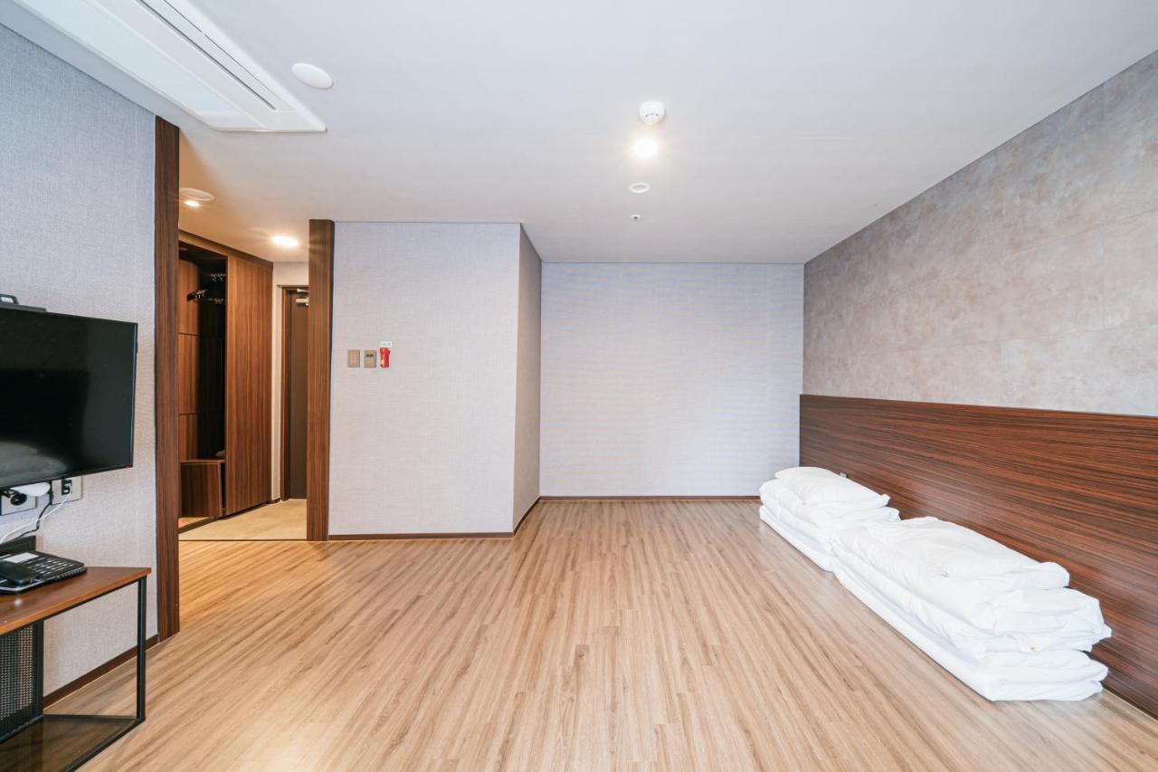 Hotel With City Jeju Exterior foto