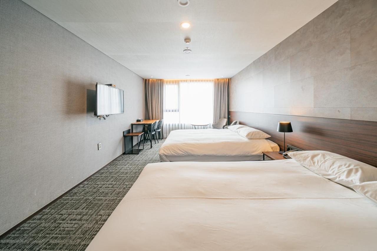 Hotel With City Jeju Exterior foto
